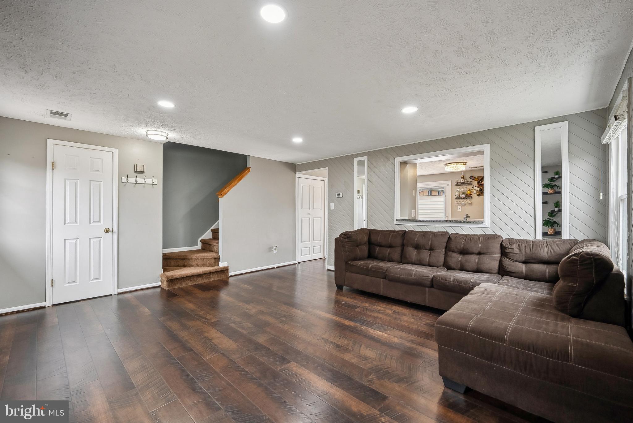 9030 SAINT STEVEN COURT