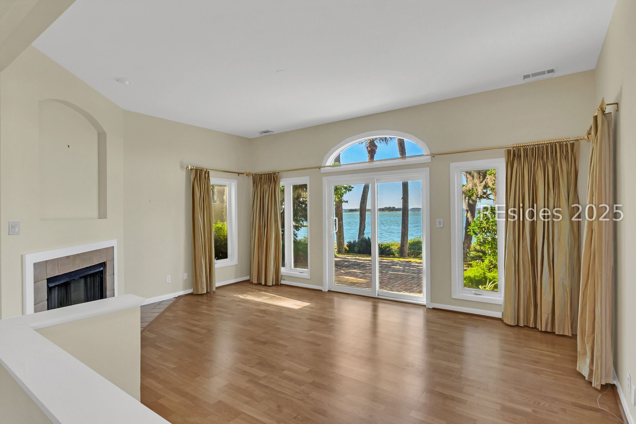 128 Crosstree Drive Unit: 128