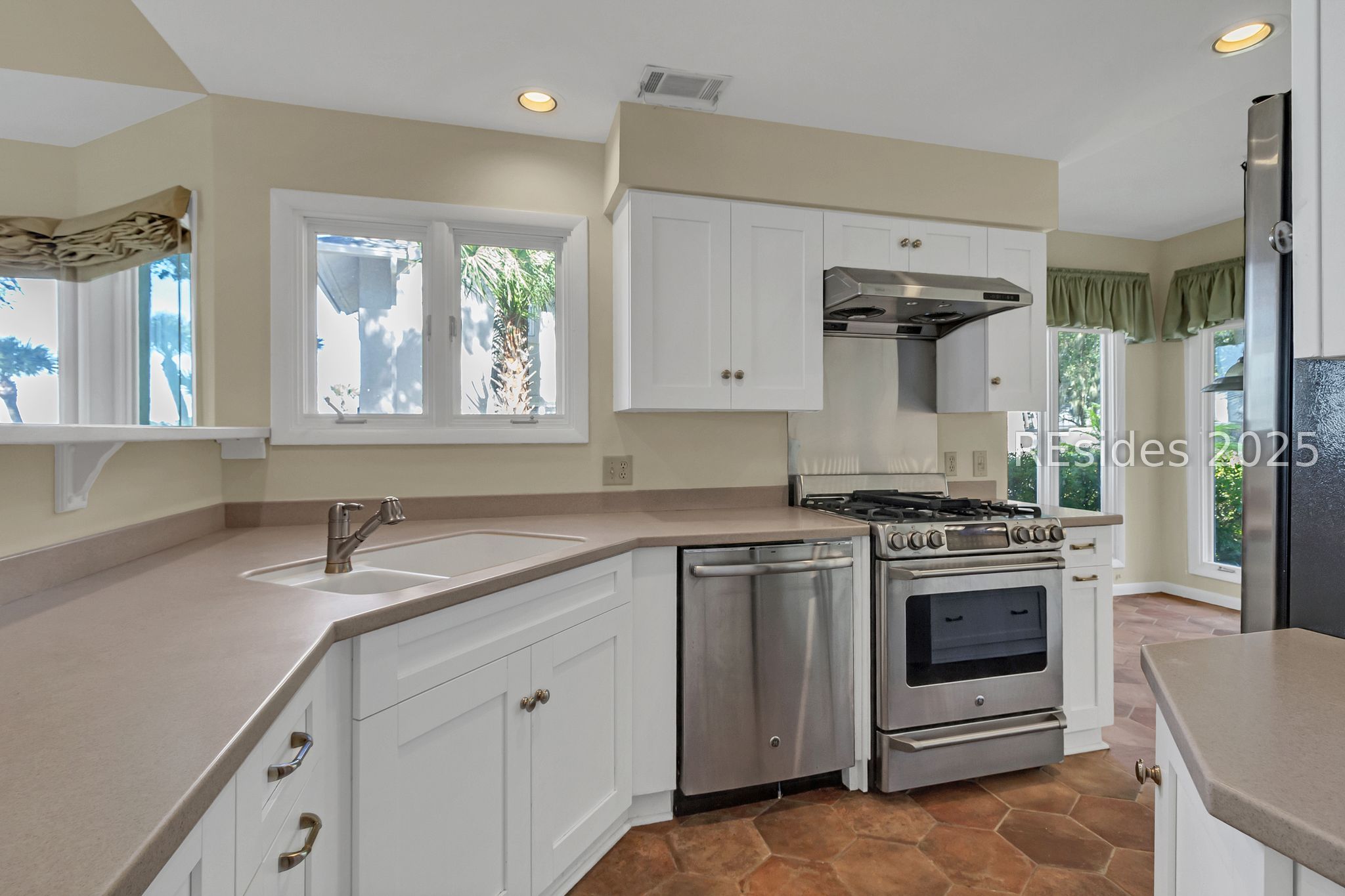 128 Crosstree Drive Unit: 128