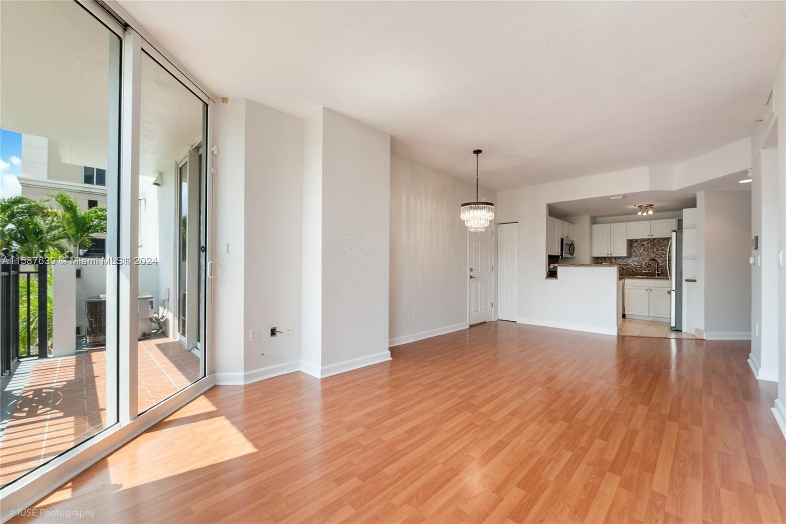 357 Almeria Ave # 606
