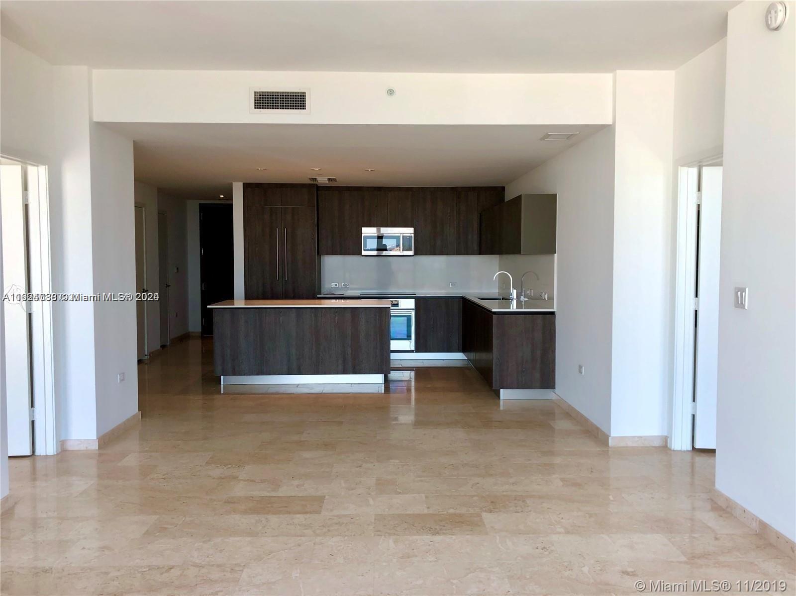 88 SW 7th St # 3210