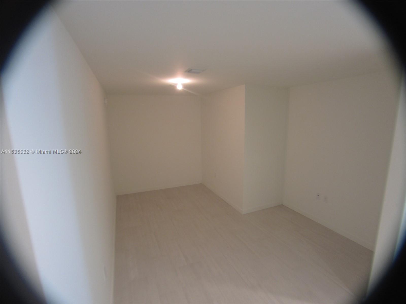 1000 Brickell Plz # 4805