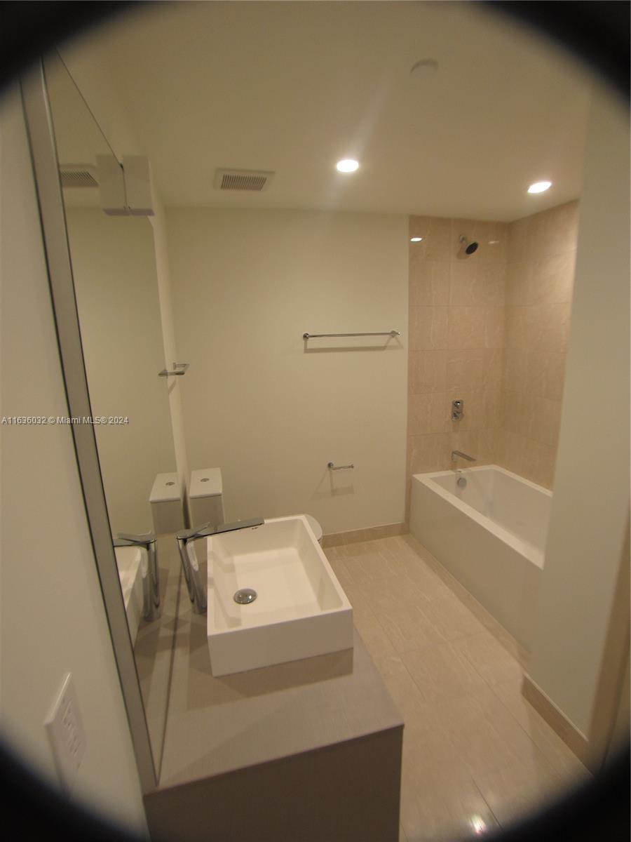 1000 Brickell Plz # 4805
