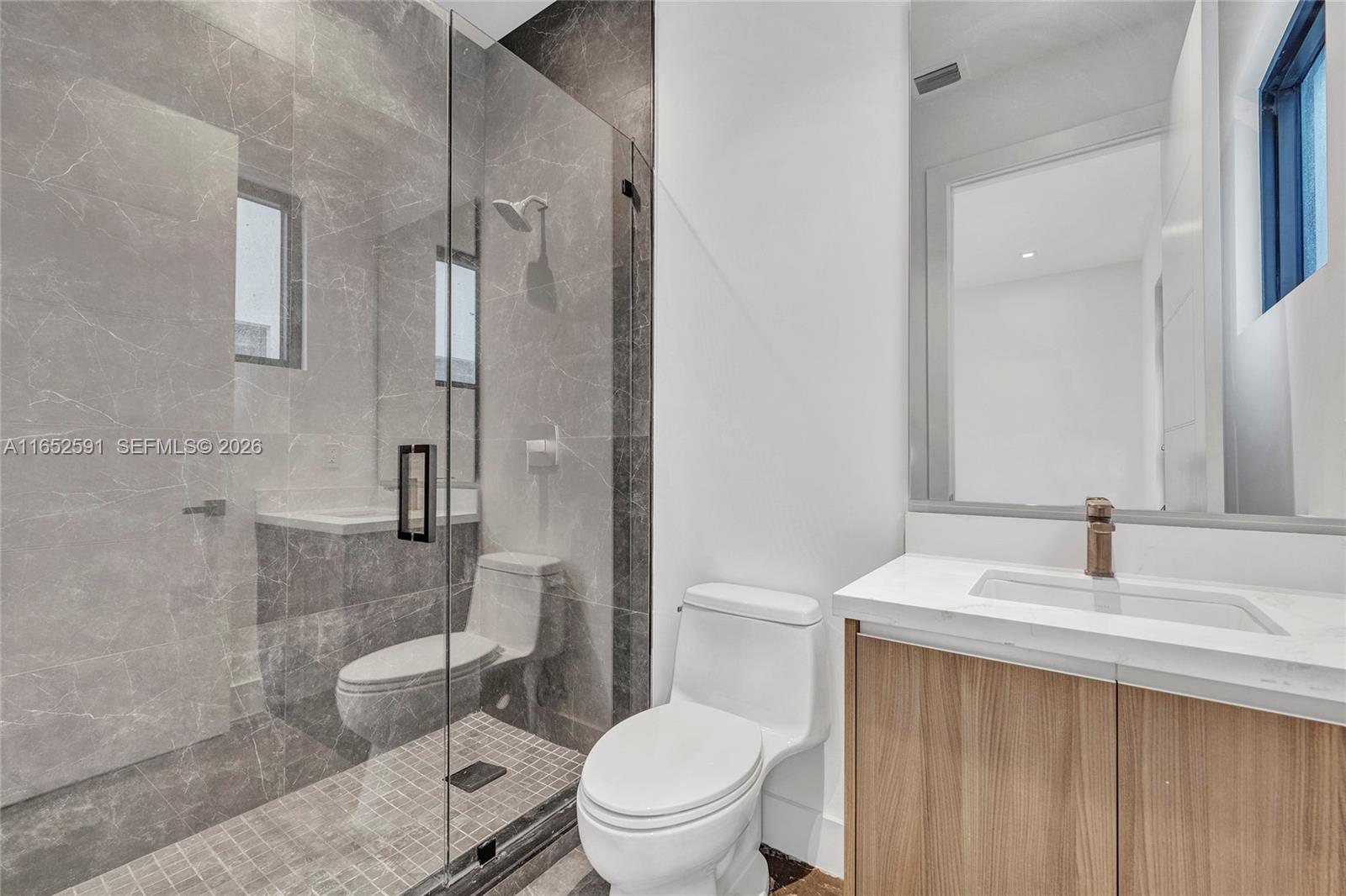 1235 SW 13TH AVE # 1235