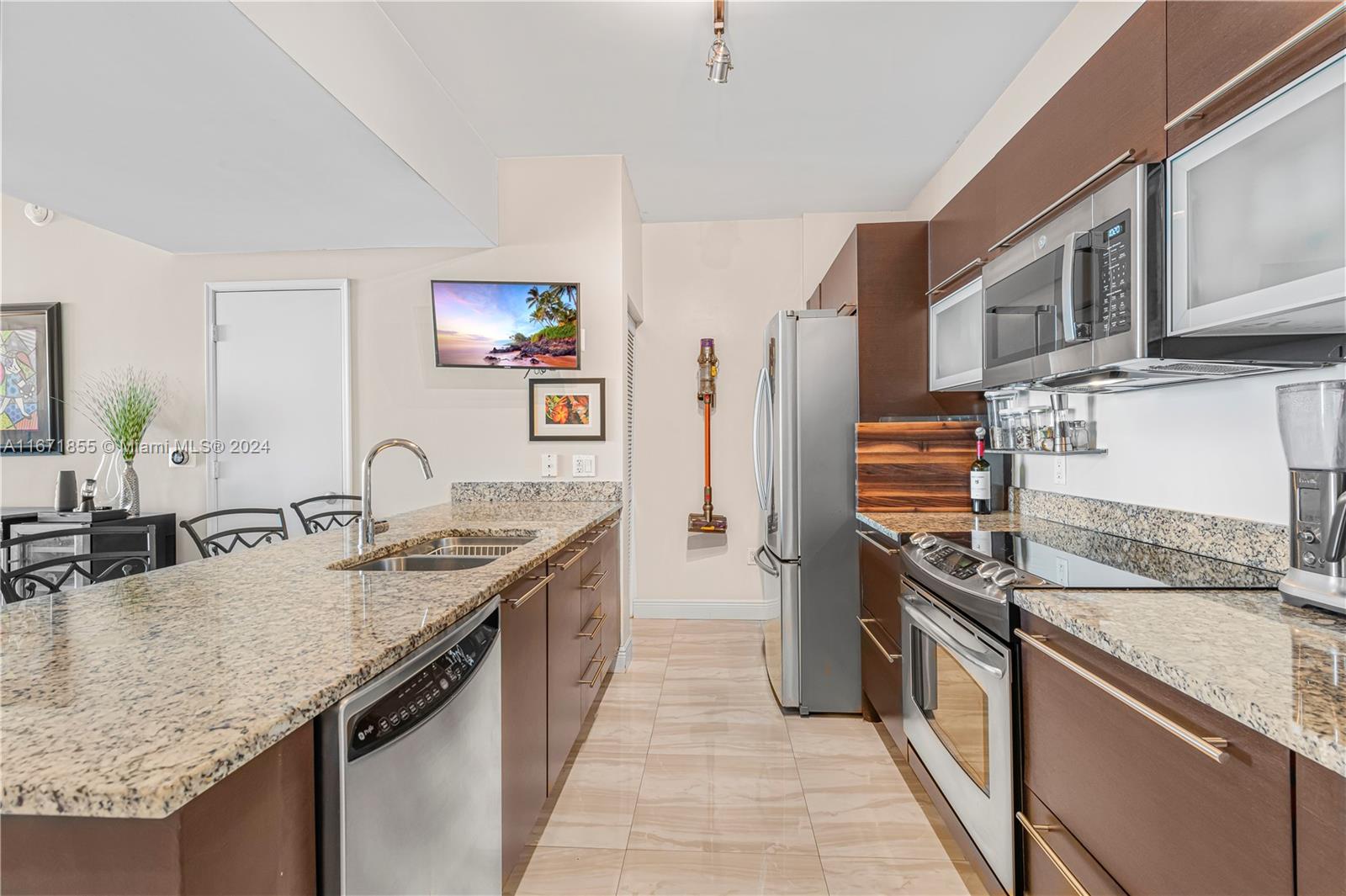 951 Brickell Ave # 2107