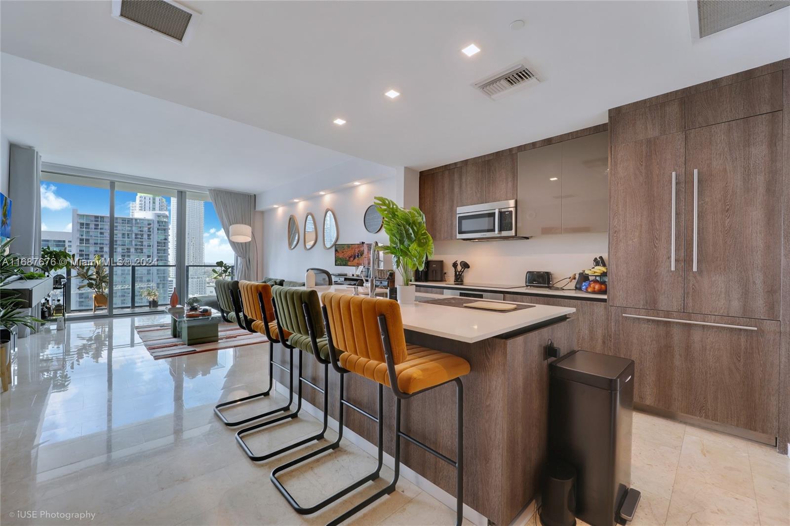 68 SE 6th St # 1806