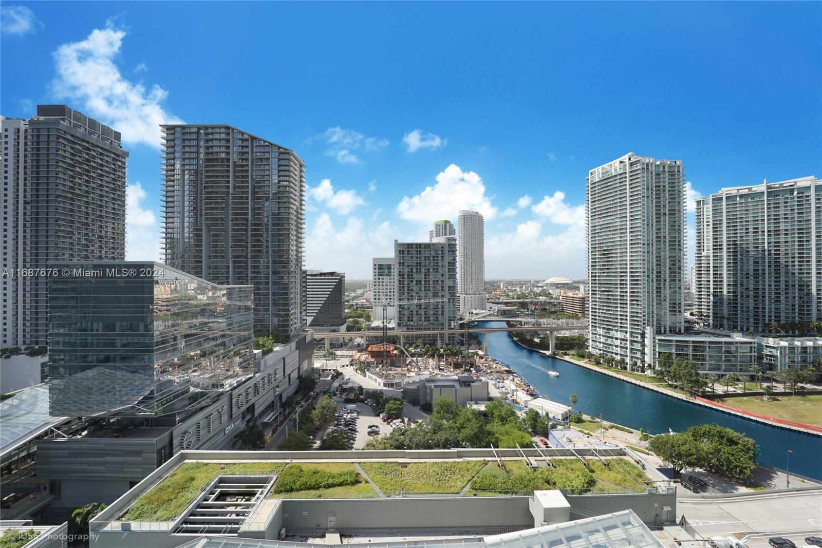 68 SE 6th St # 1806