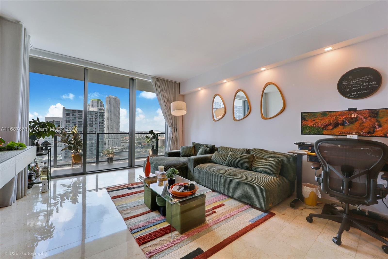 68 SE 6th St # 1806