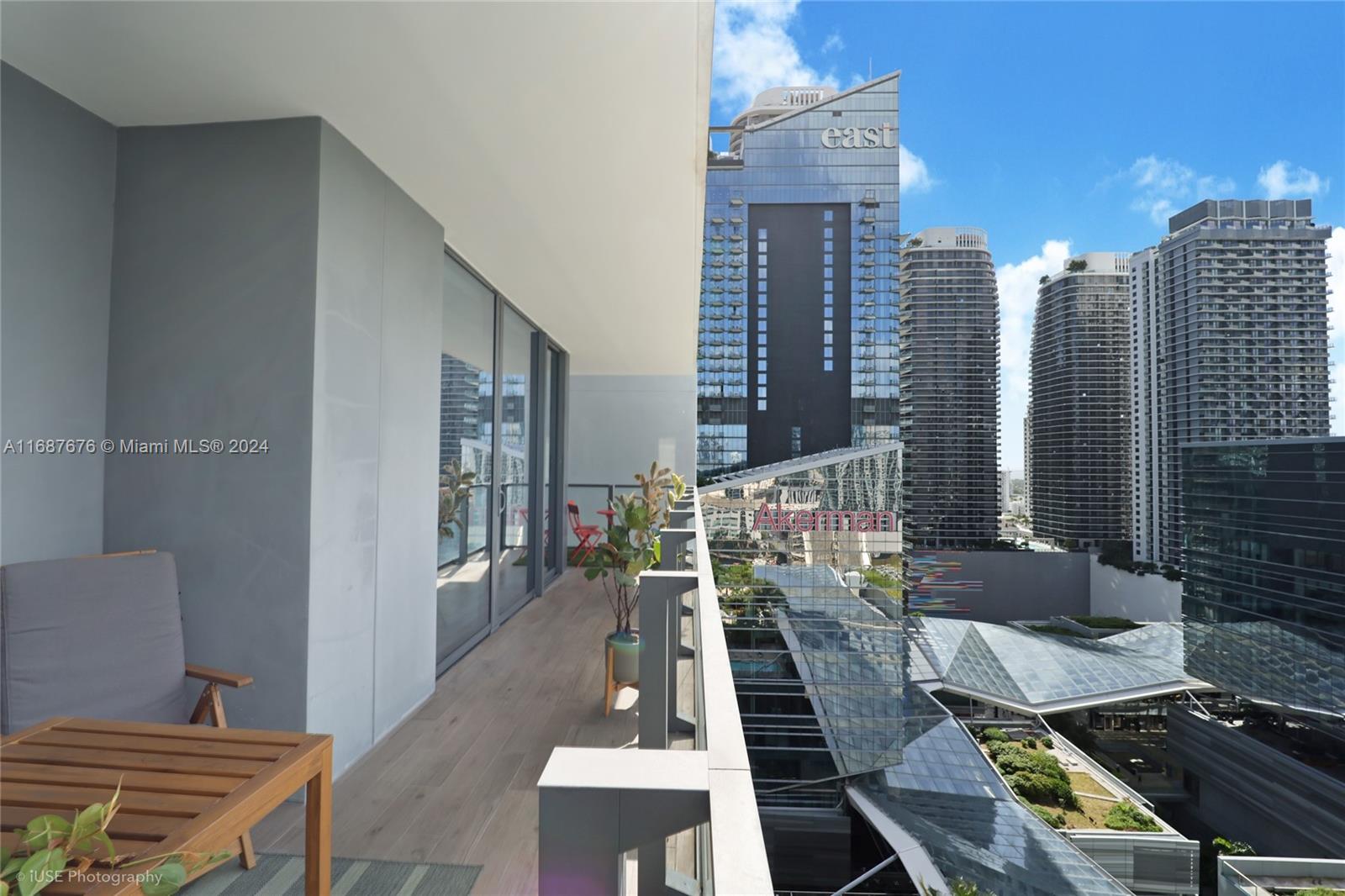 68 SE 6th St # 1806