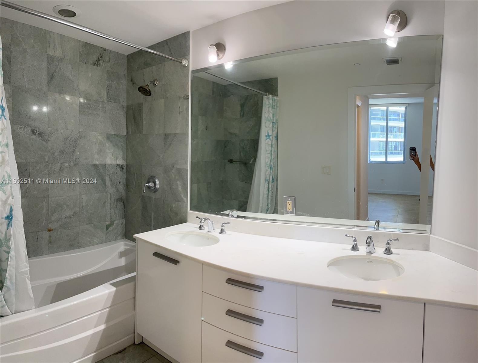 1050 Brickell Ave # 1714