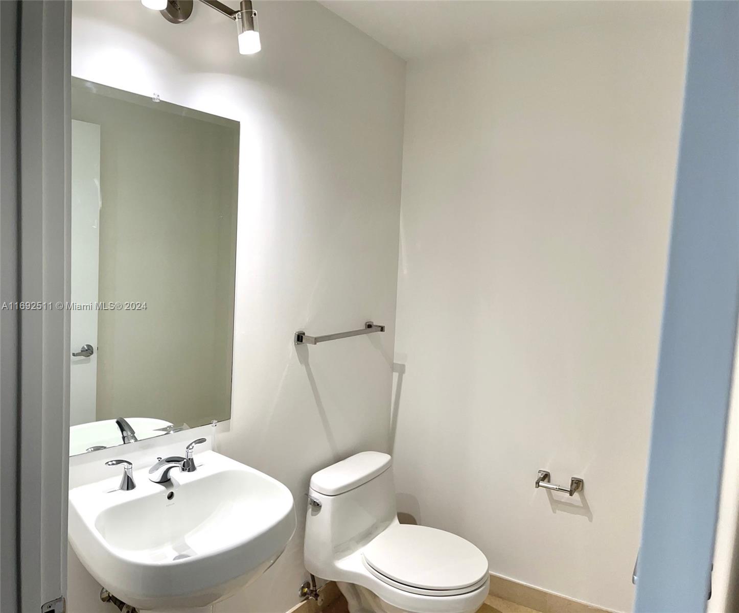 1050 Brickell Ave # 1714