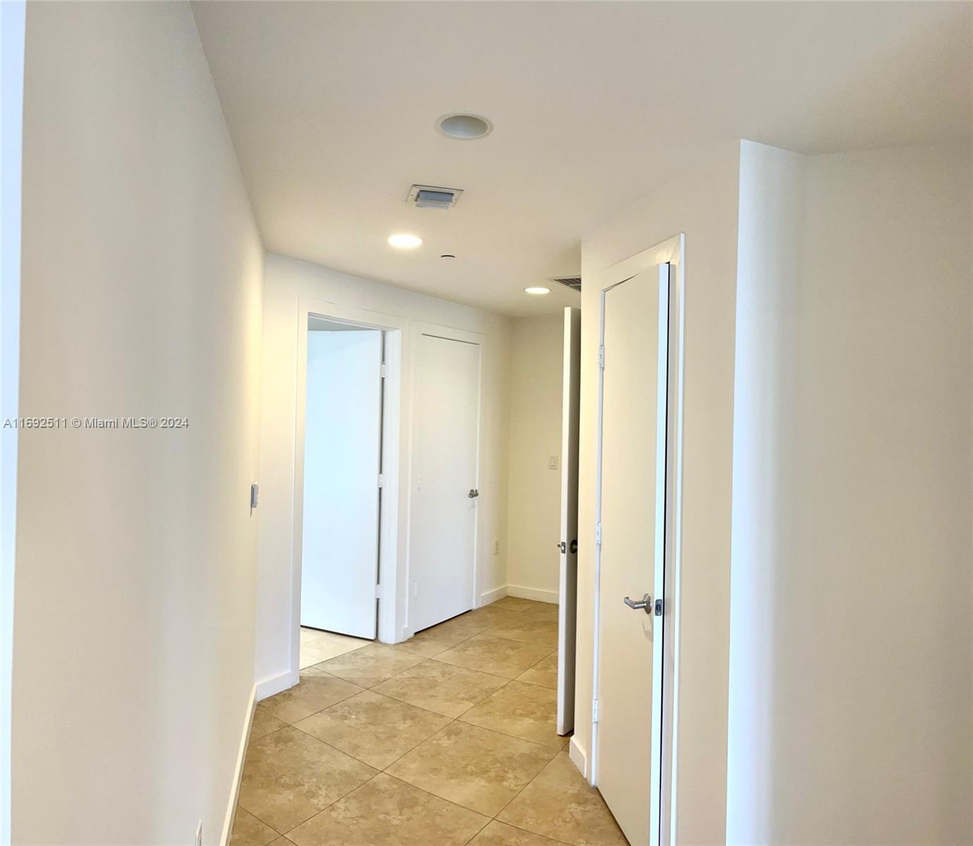 1050 Brickell Ave # 1714