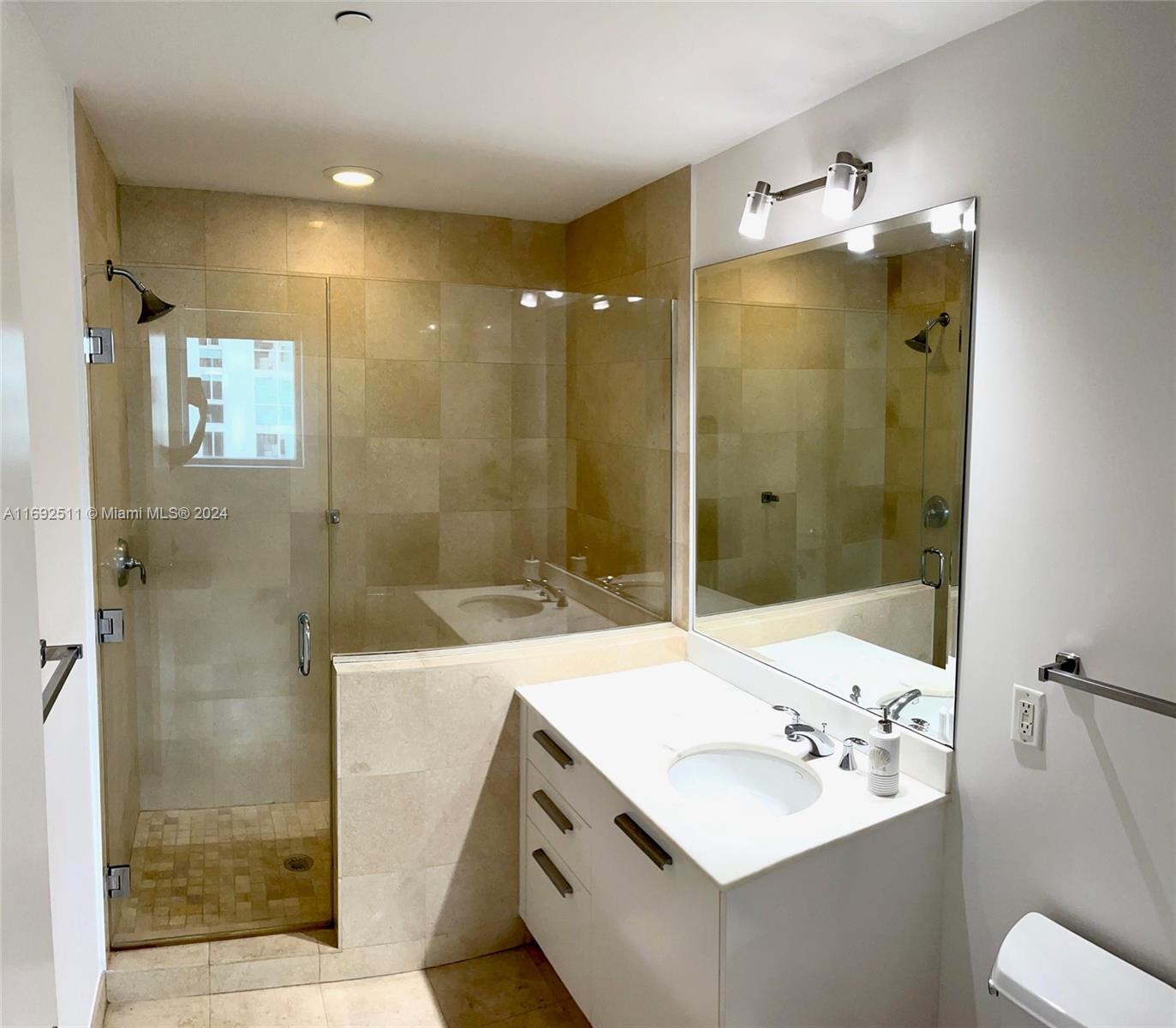 1050 Brickell Ave # 1714