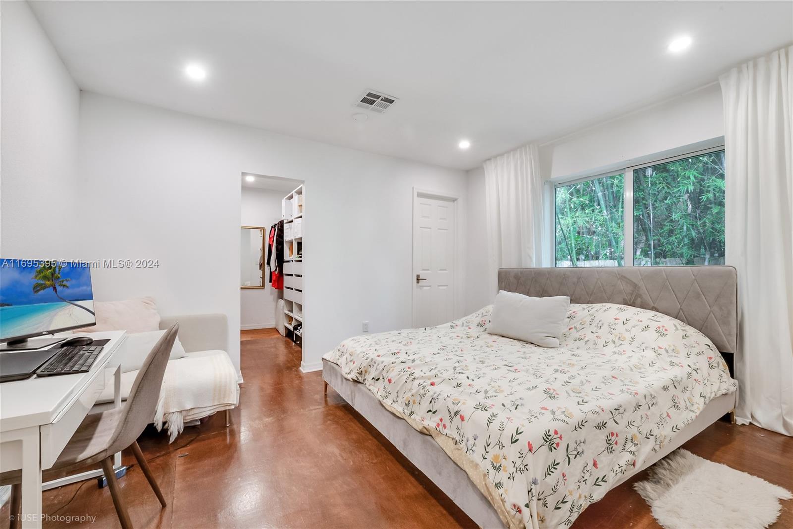 3585 Franklin Ave
