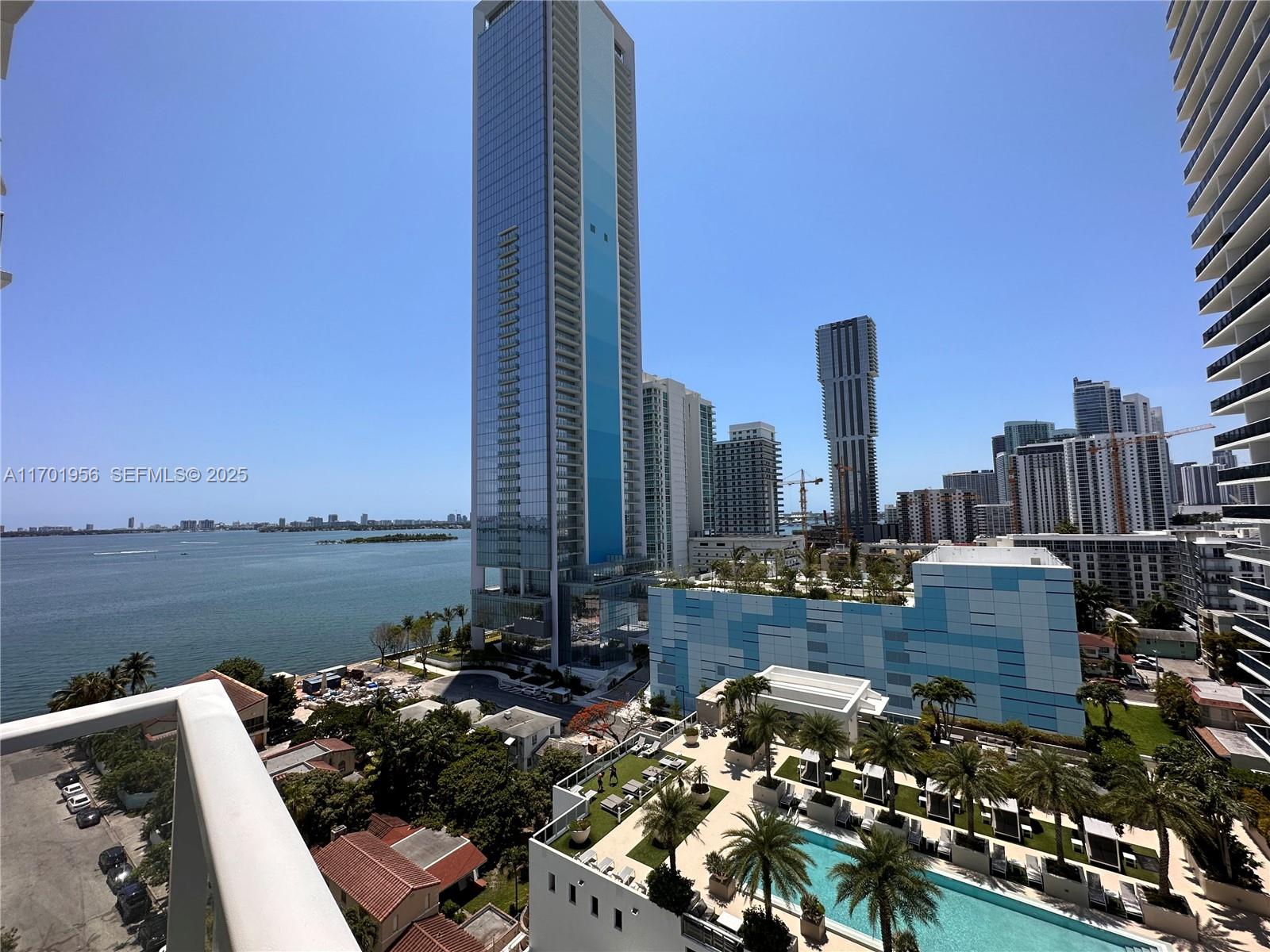 601 NE 27th St # 1202