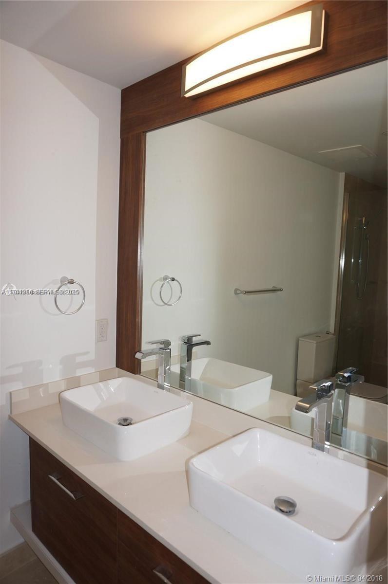 601 NE 27th St # 1202