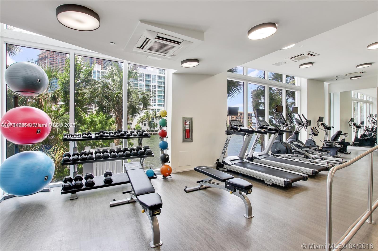 601 NE 27th St # 1202