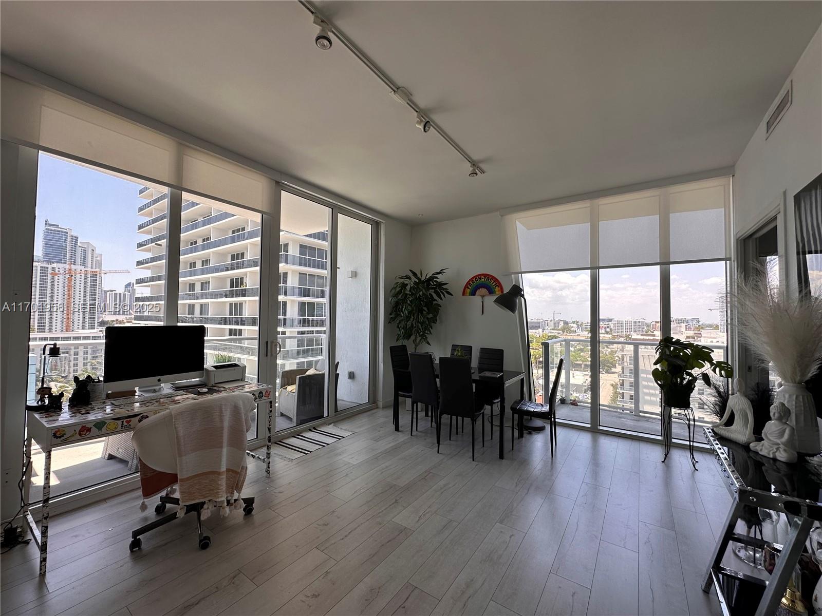 601 NE 27th St # 1202