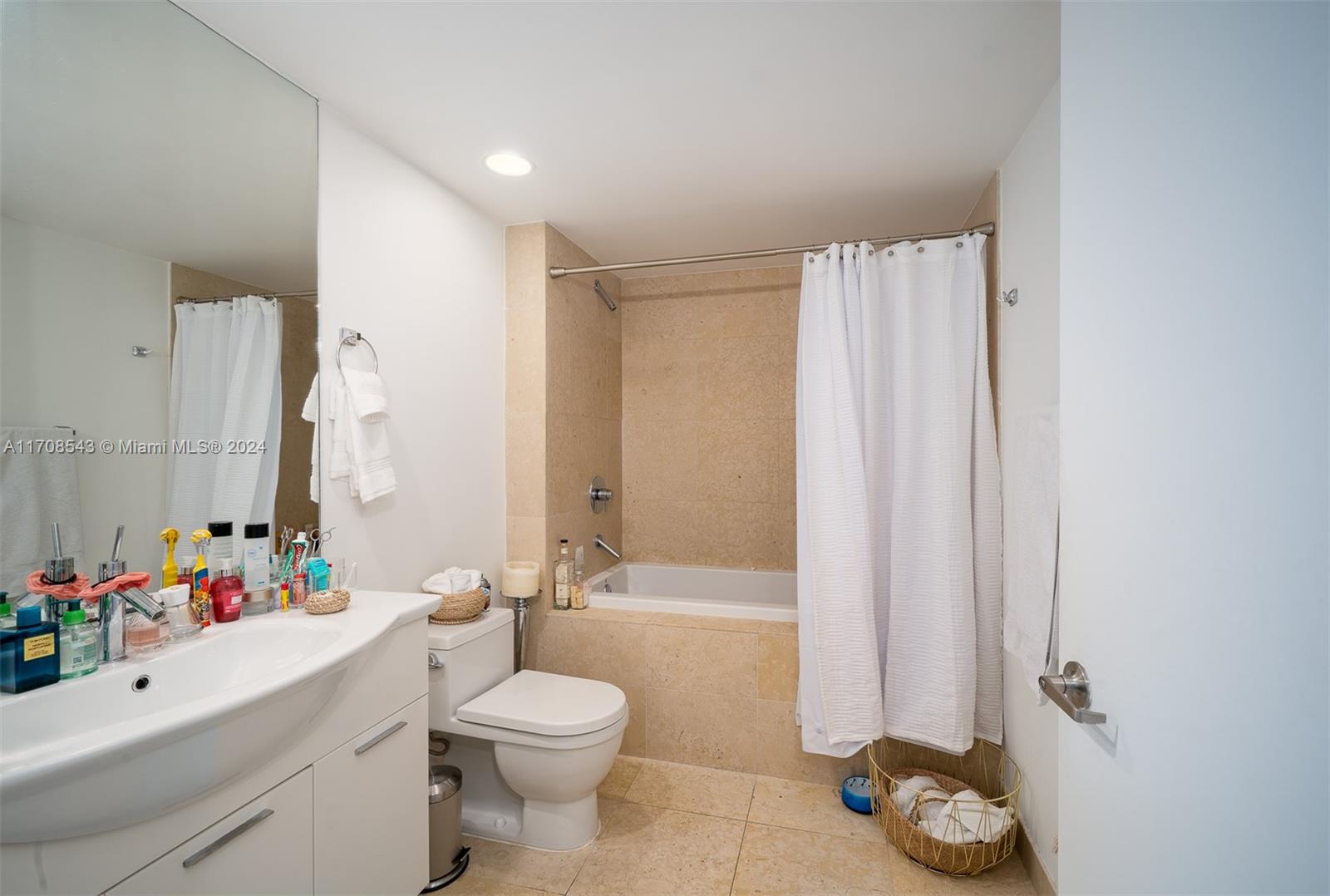 475 Brickell Ave # 2310