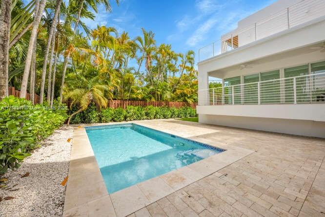 485 Ridgewood Road