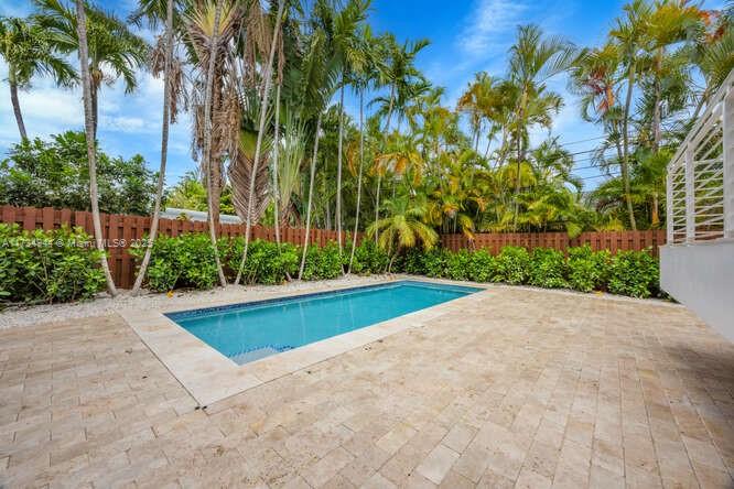 485 Ridgewood Road