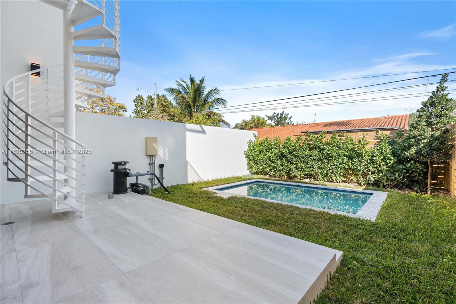 1247 SW 13 Ave
