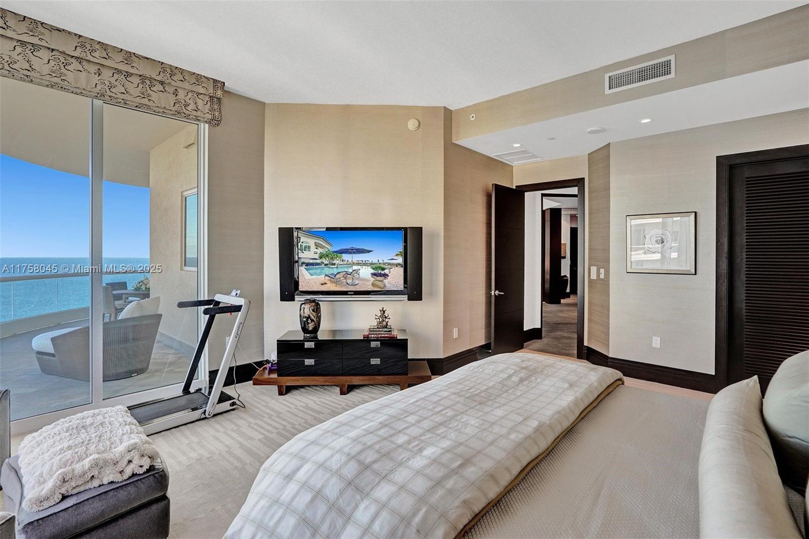 16047 Collins Ave Unit: PH3501