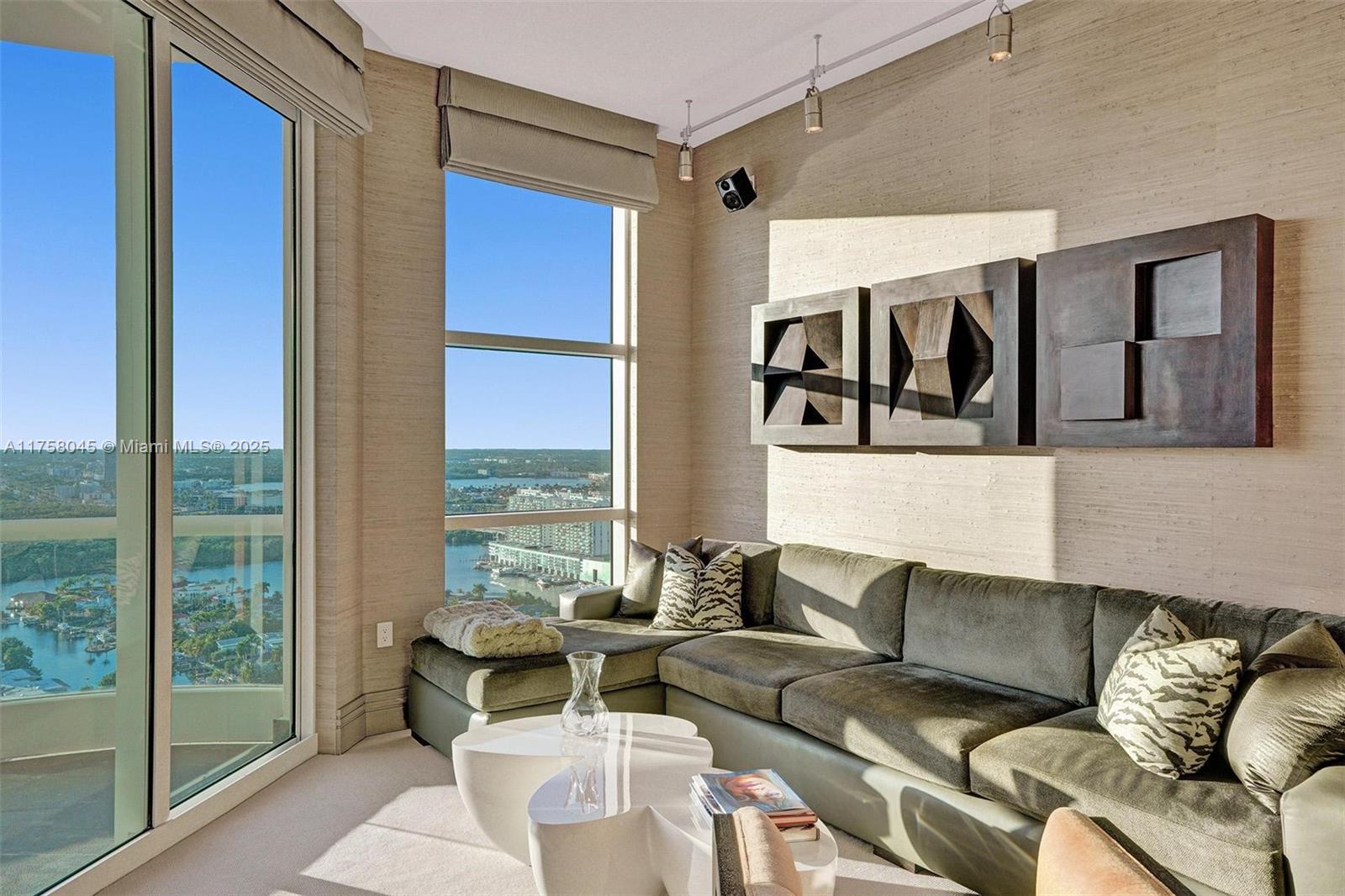 16047 Collins Ave Unit: PH3501