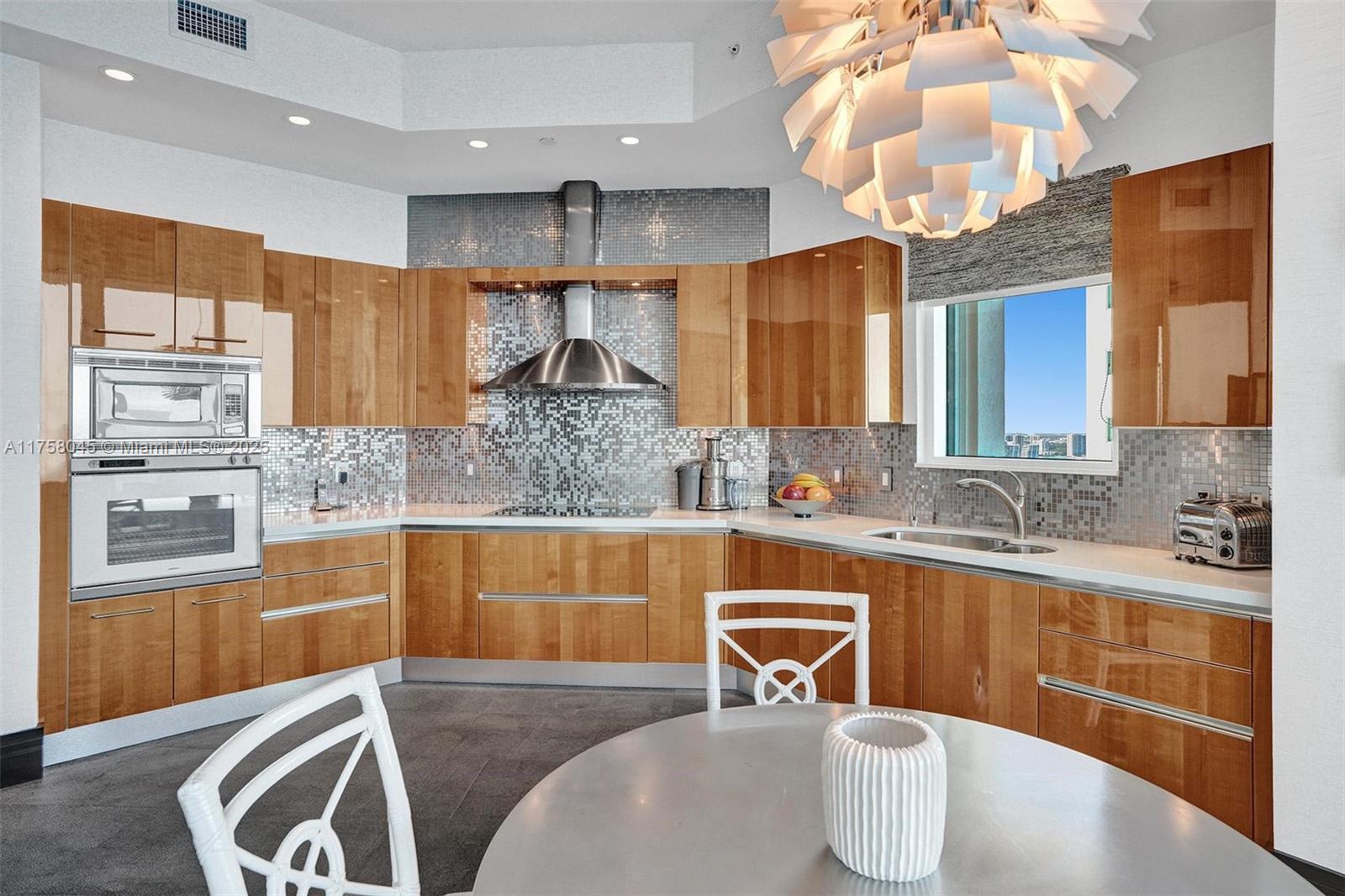 16047 Collins Ave Unit: PH3501