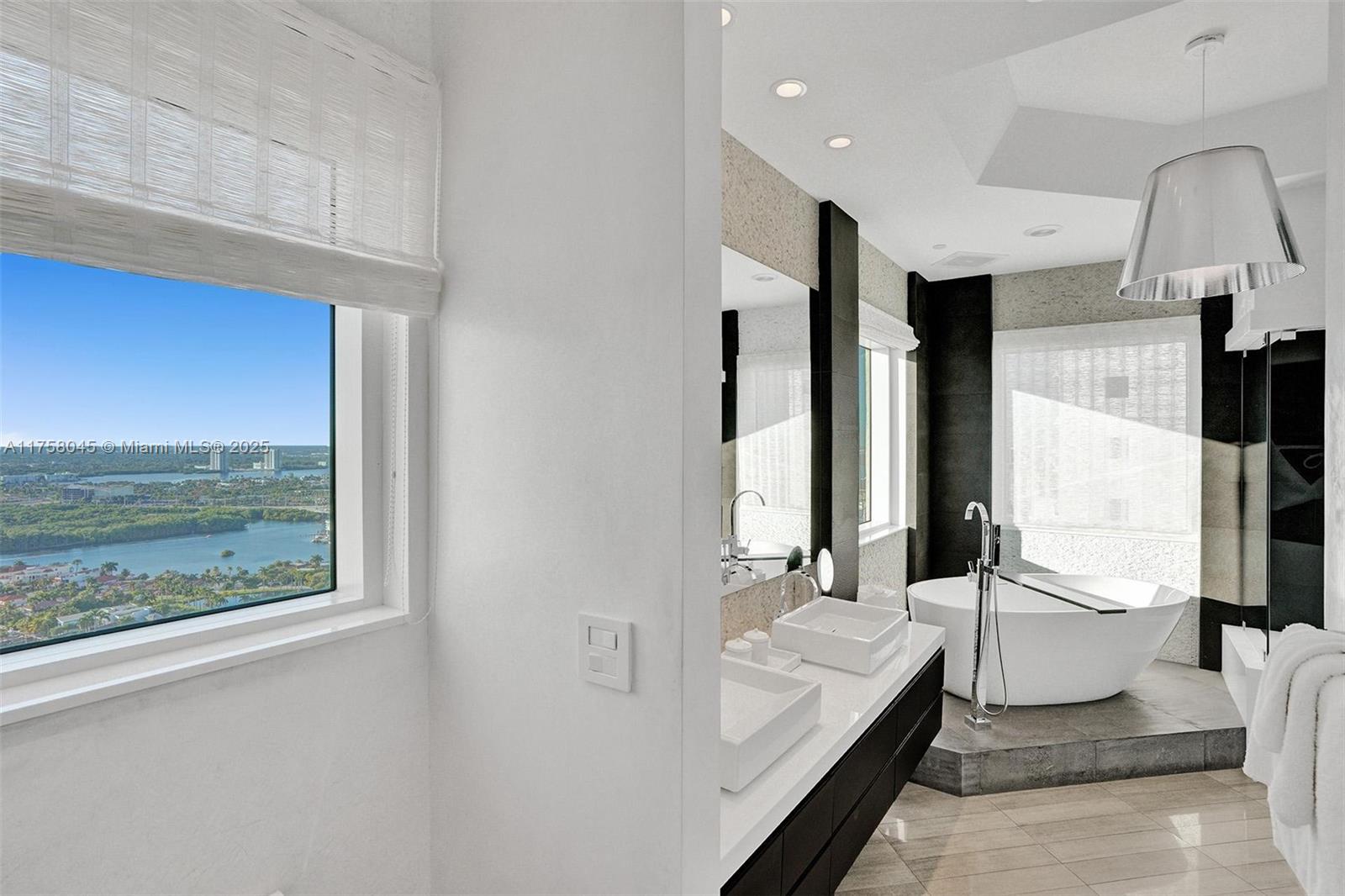 16047 Collins Ave Unit: PH3501