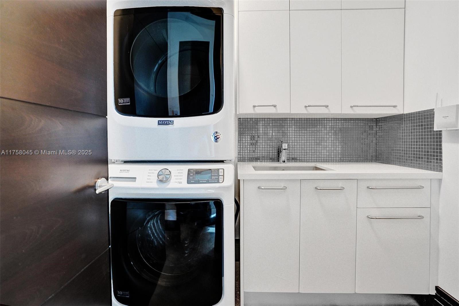 16047 Collins Ave Unit: PH3501