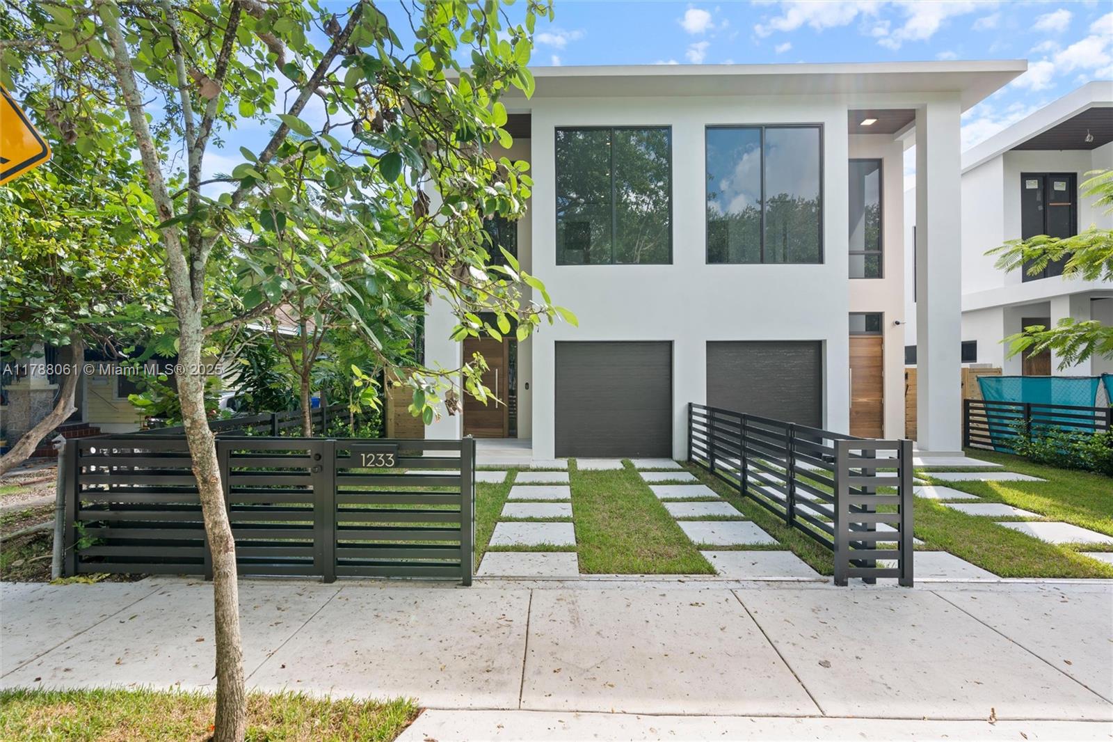 1233 SW 13th Ave # A