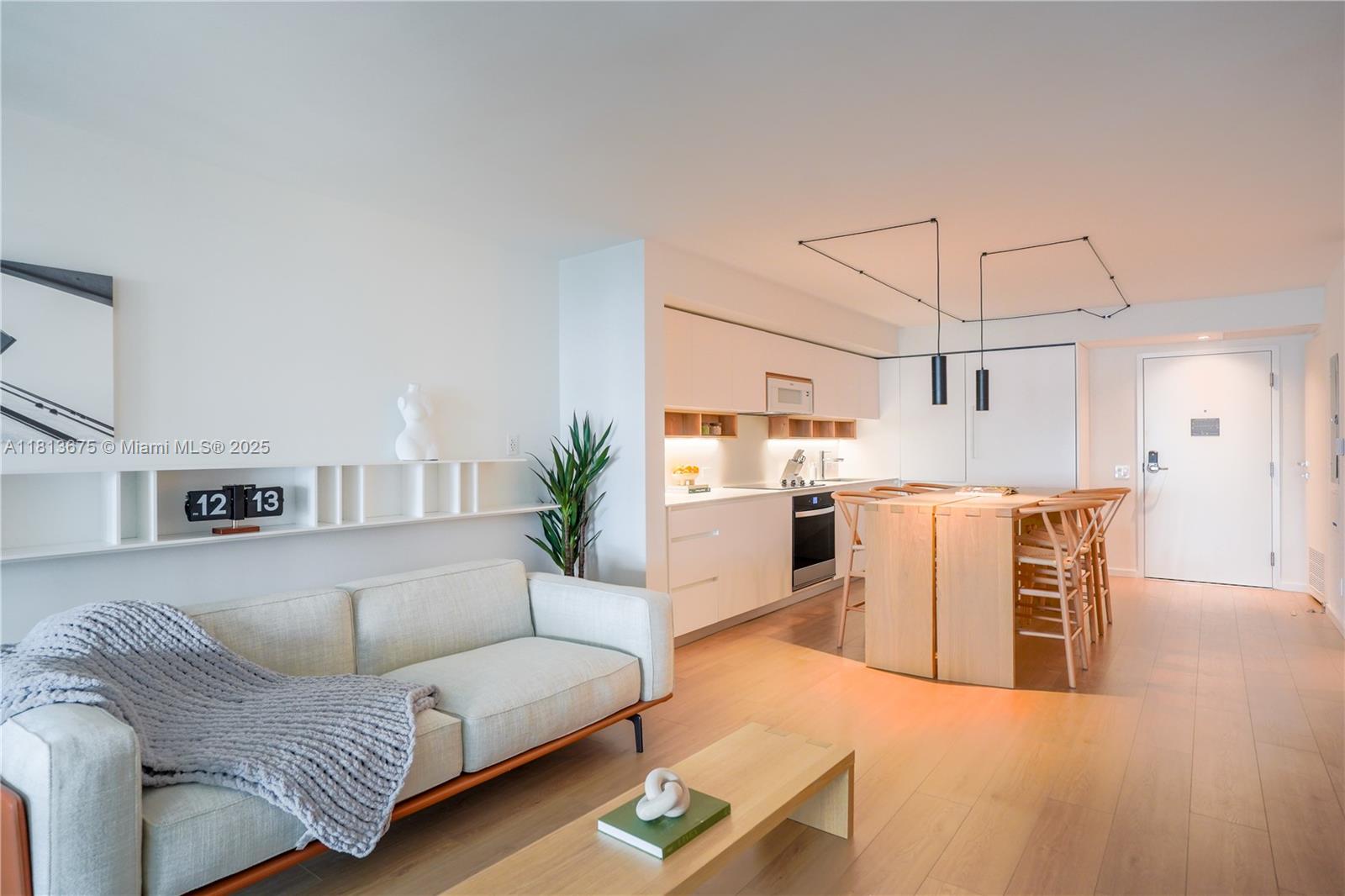 10250 Collins Avenue # 211