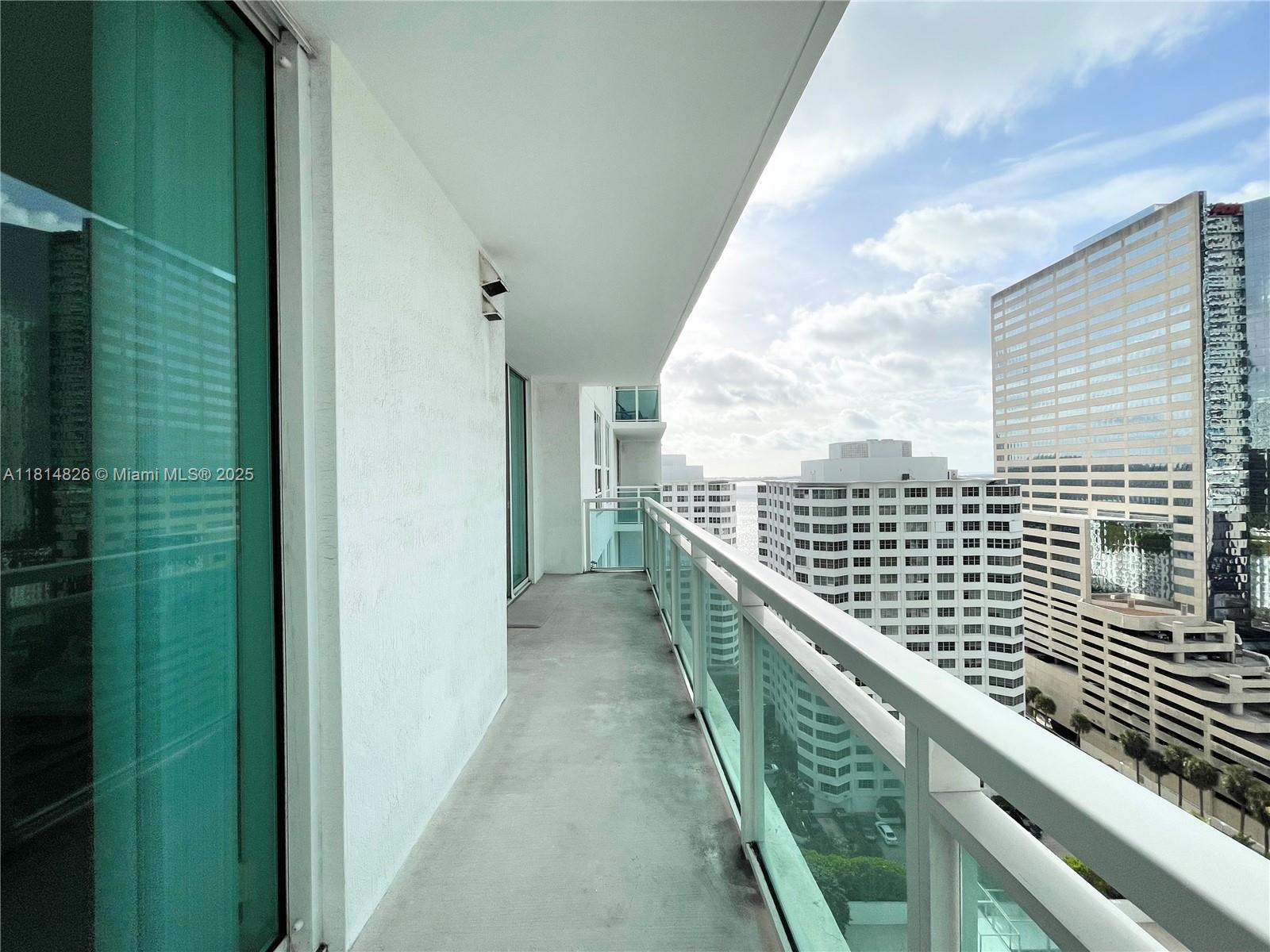 950 Brickell Bay Dr # 1907