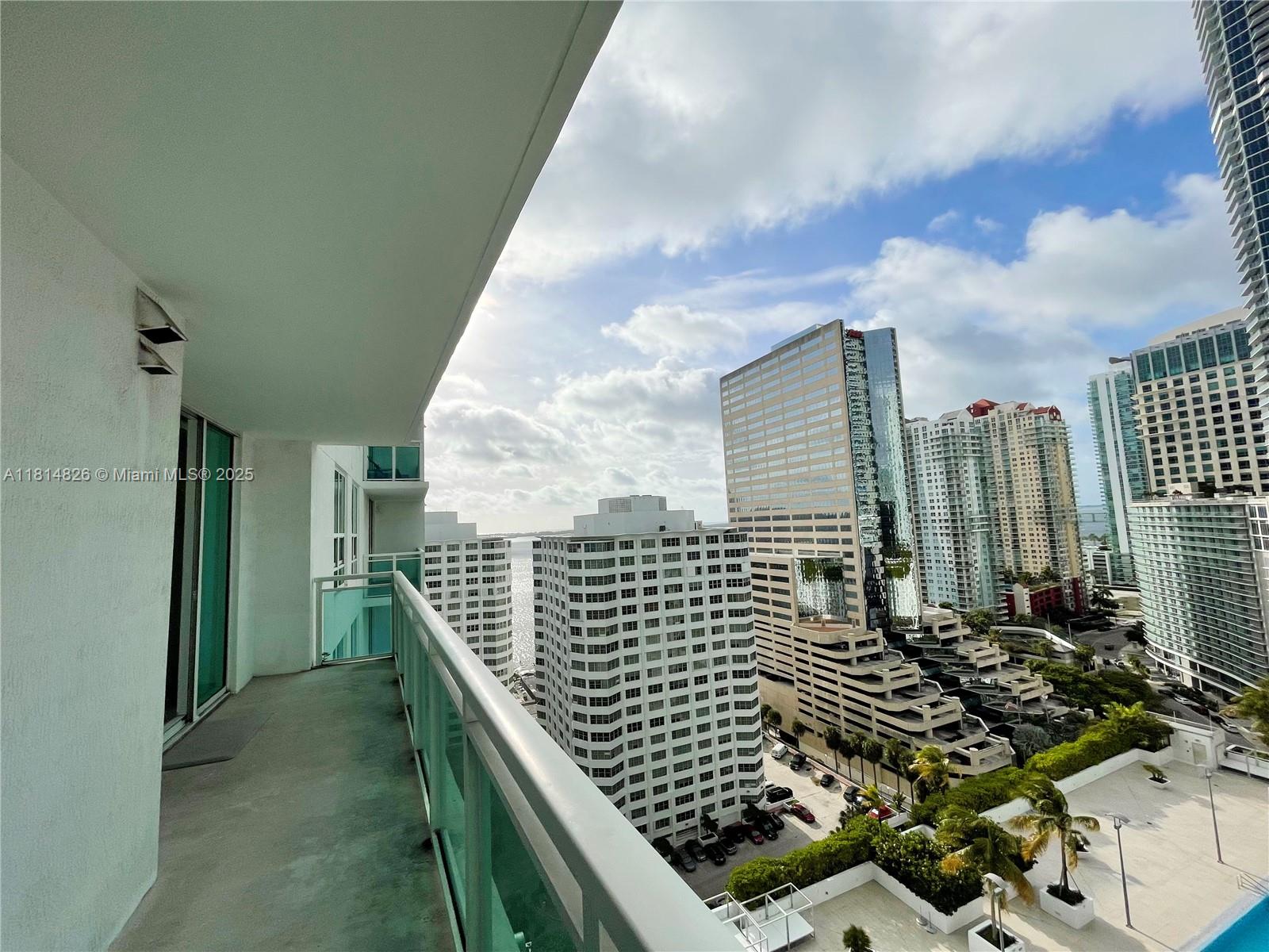 950 Brickell Bay Dr # 1907