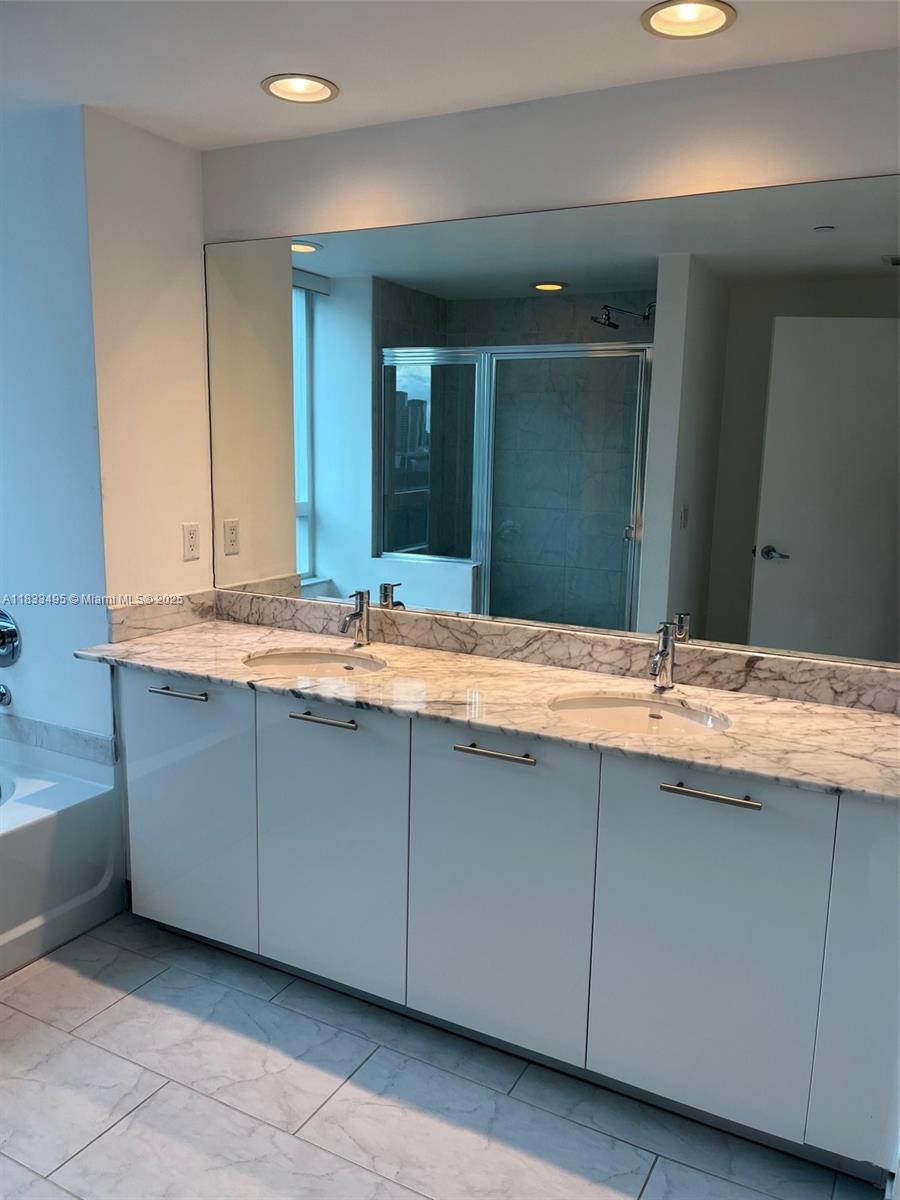 951 BRICKELL AVE # 2311