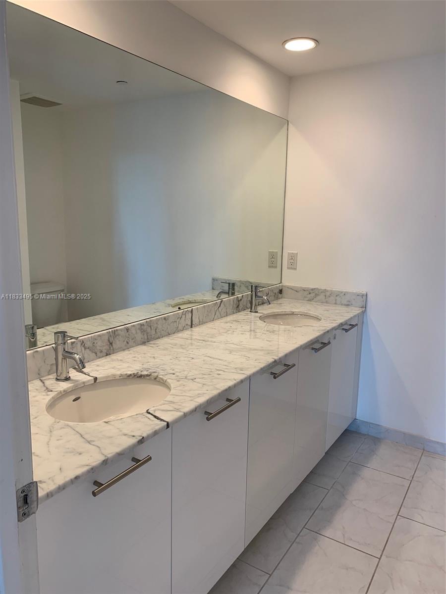 951 BRICKELL AVE # 2311