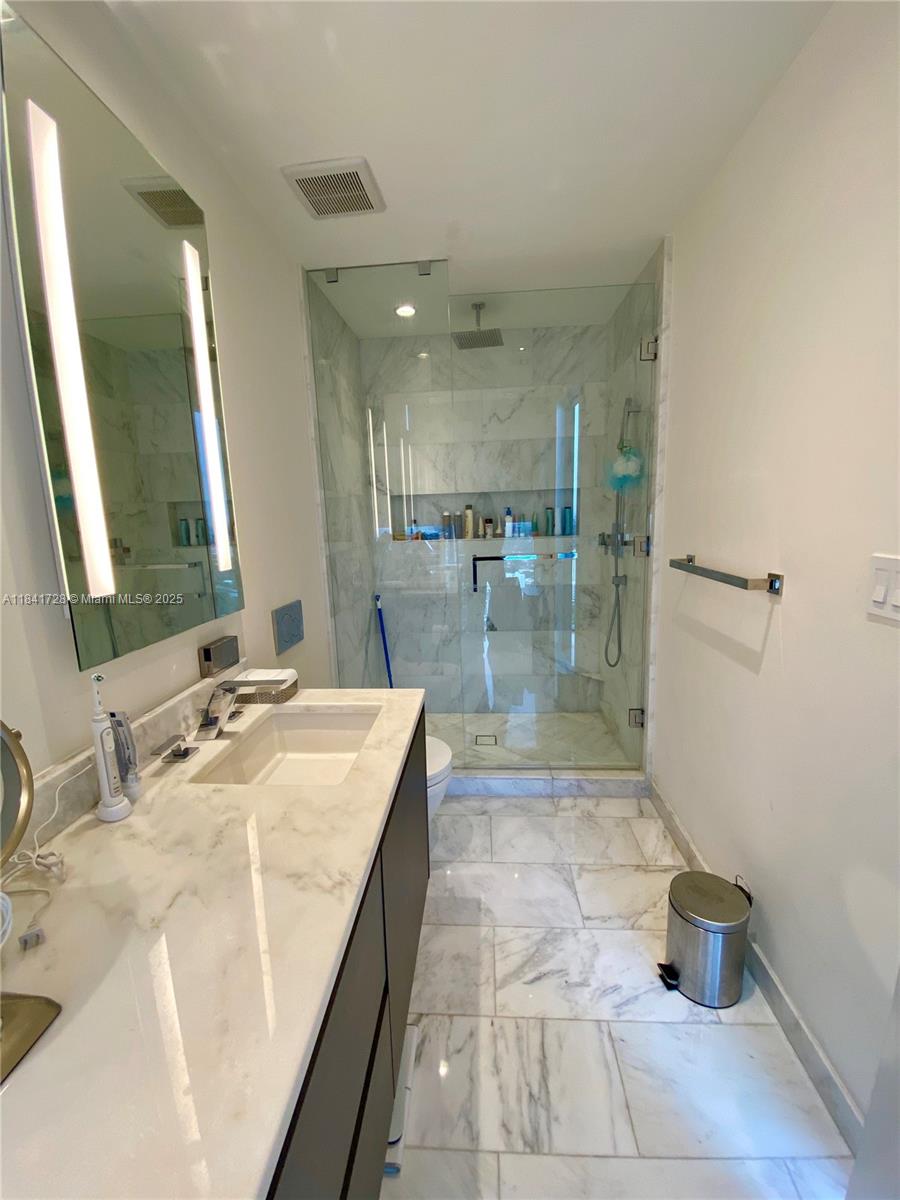 1451 Brickell Ave # 4204