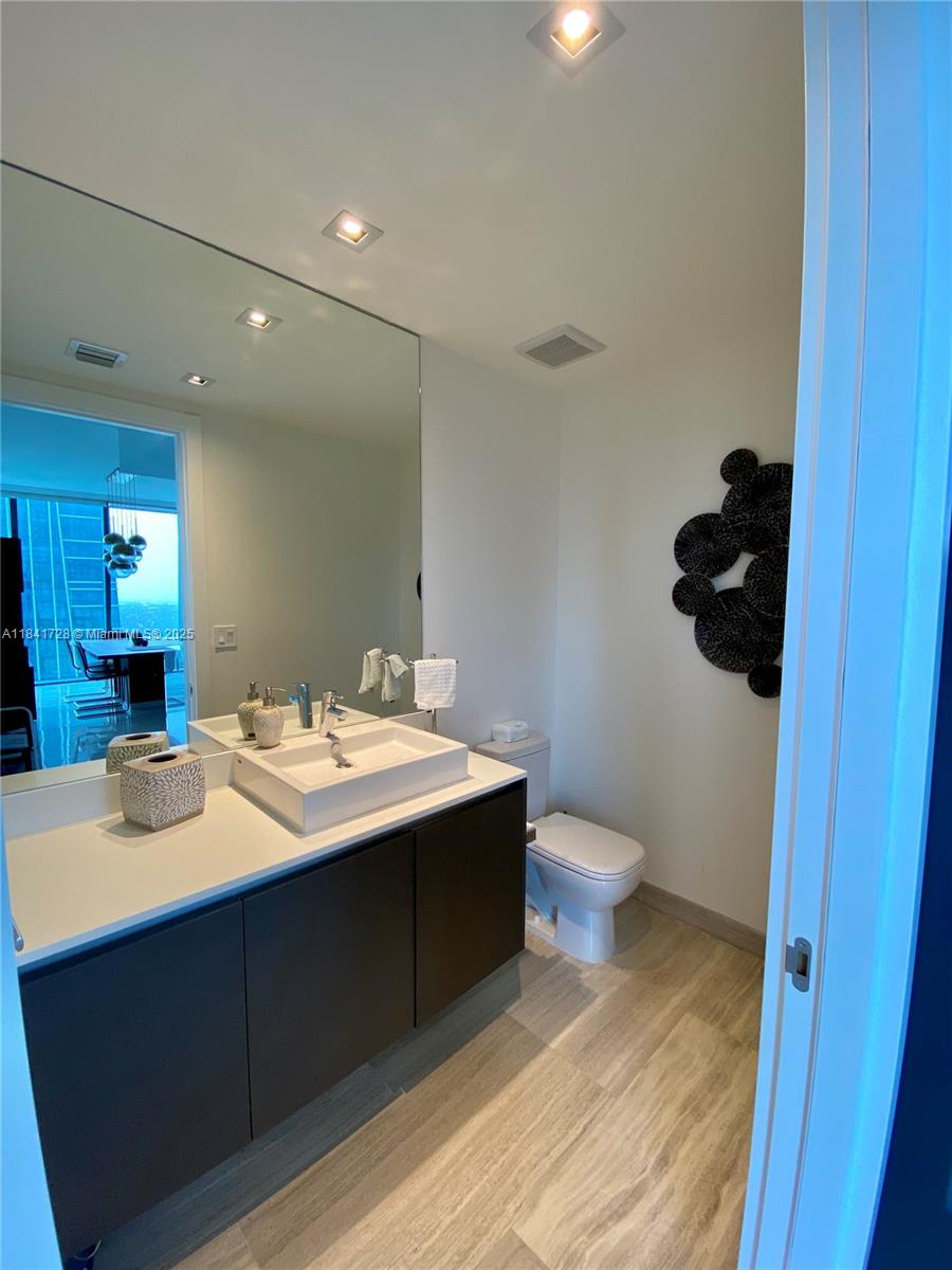 1451 Brickell Ave # 4204