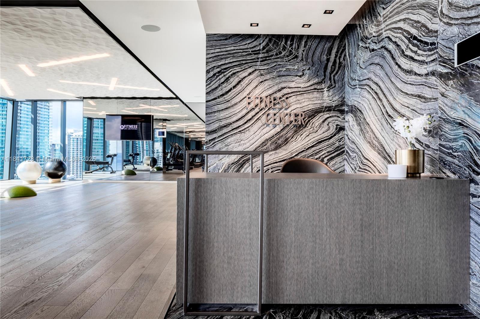 1451 Brickell Ave # 4204