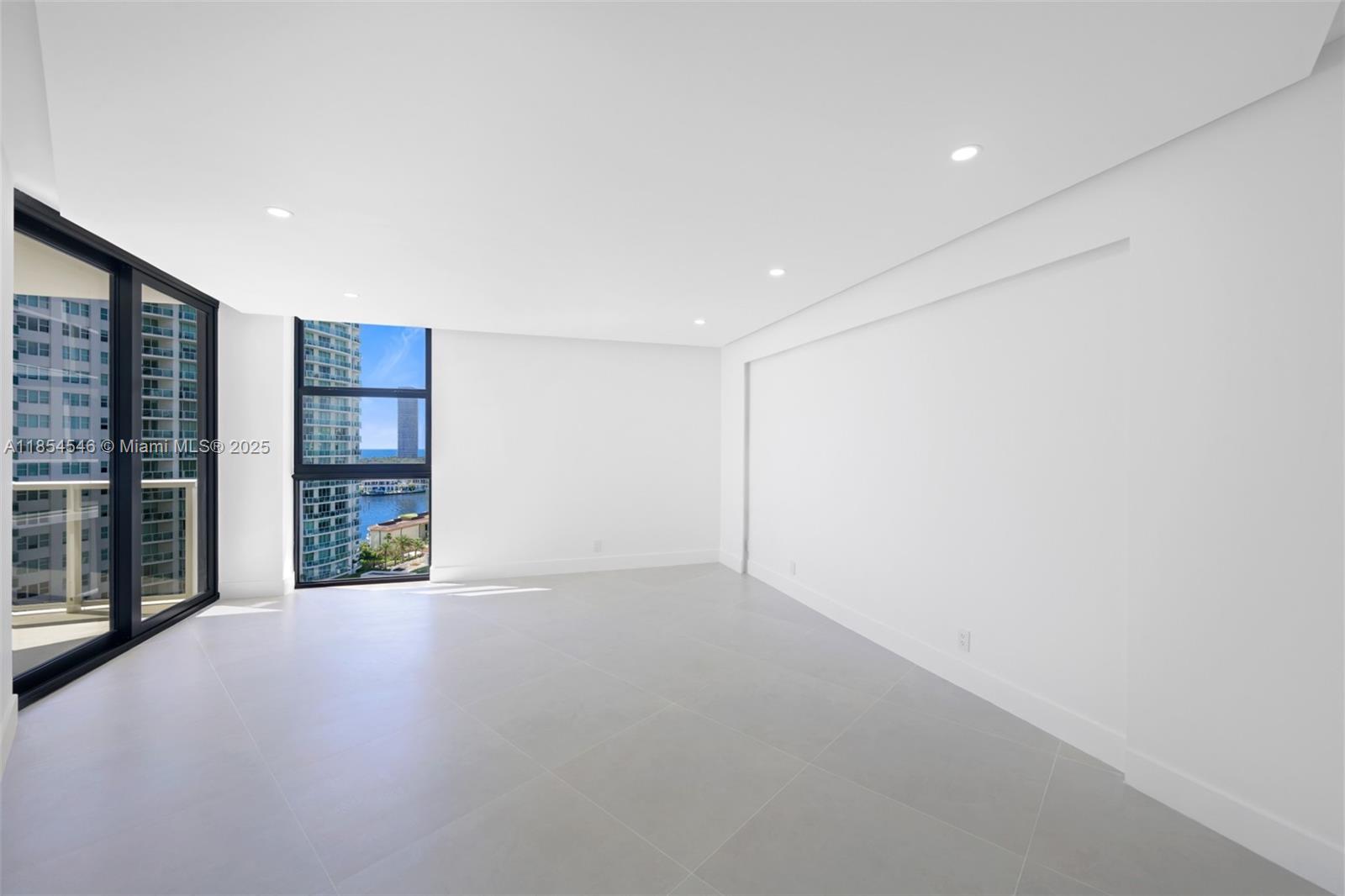 20281 E Country Club Dr # 1008