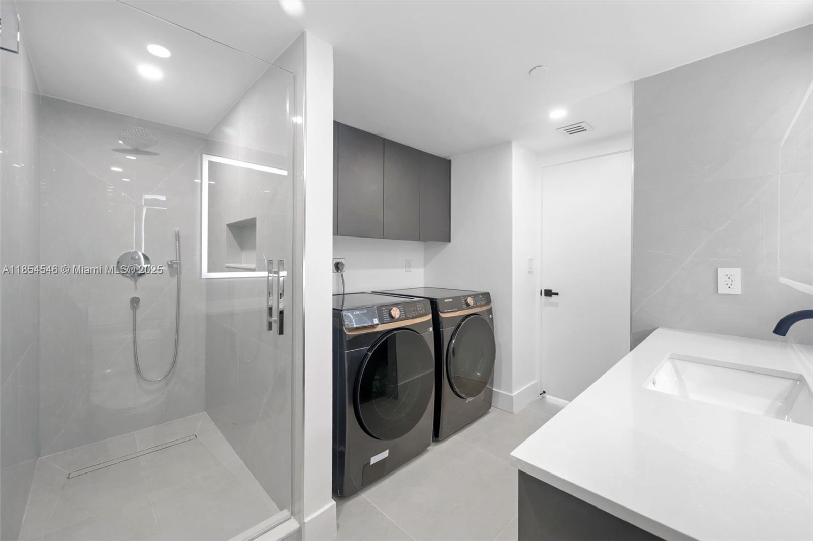 20281 E Country Club Dr # 1008