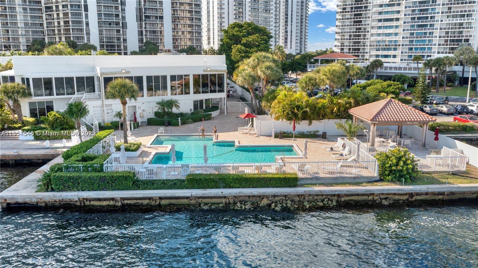 20281 E Country Club Dr # 1008