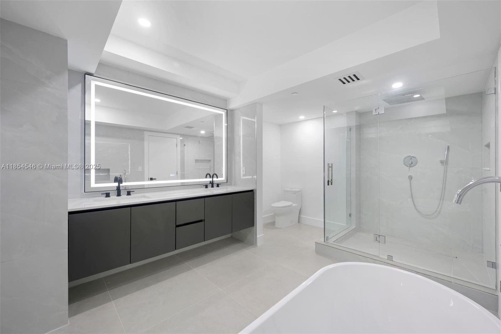 20281 E Country Club Dr # 1008