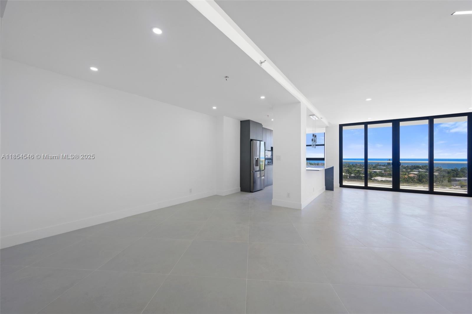 20281 E Country Club Dr # 1008