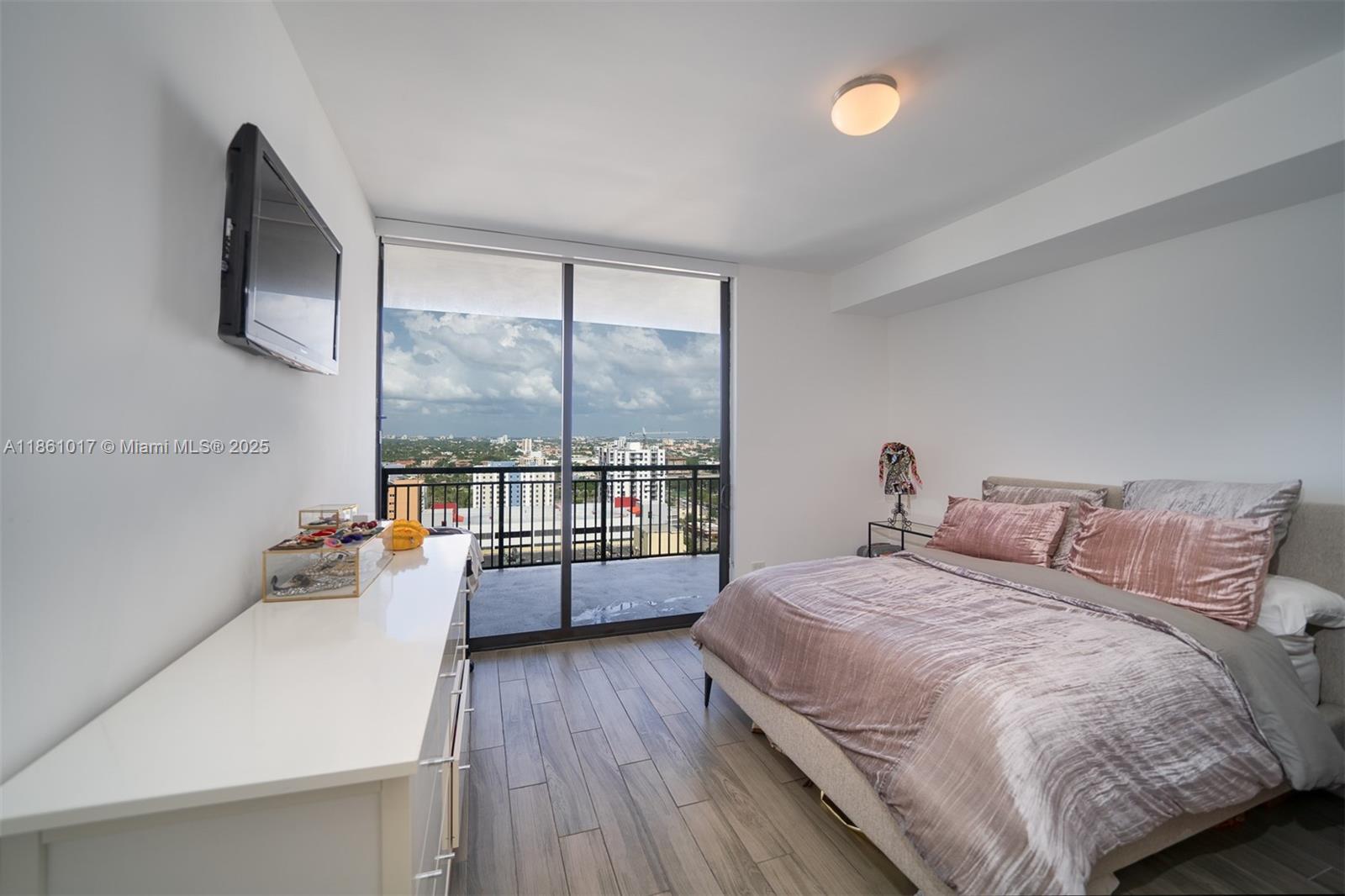 999 SW 1st Ave # 1909