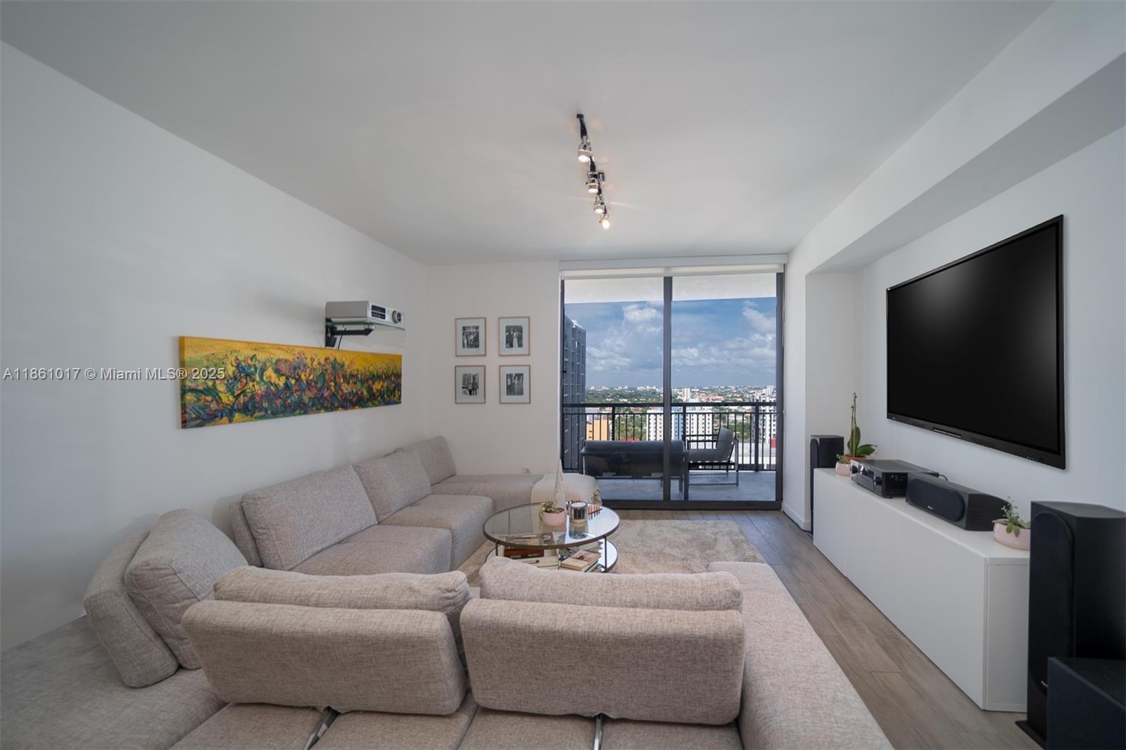 999 SW 1st Ave # 1909