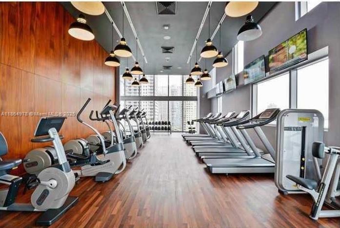 1300 Brickell Bay Dr # 1909