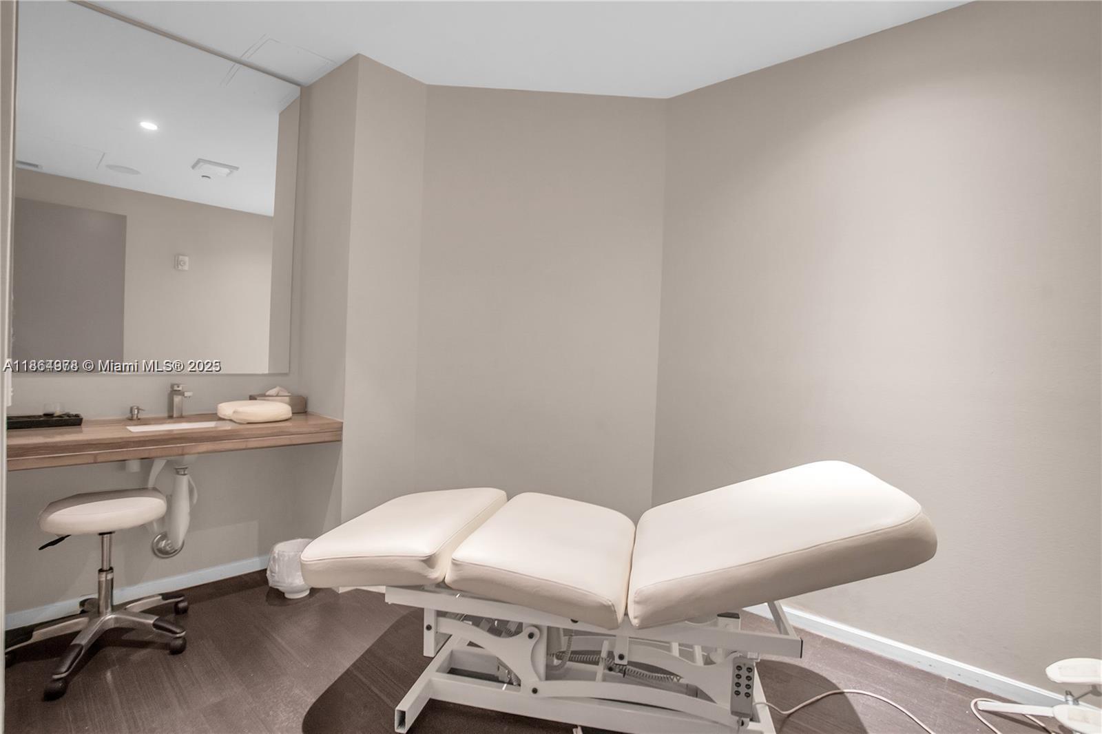 1300 Brickell Bay Dr # 1909