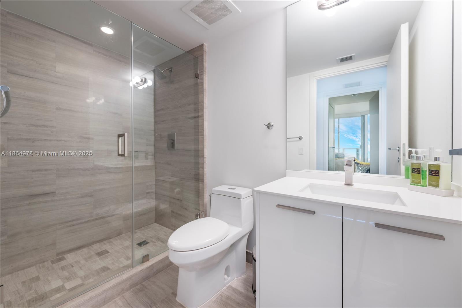 1300 Brickell Bay Dr # 1909